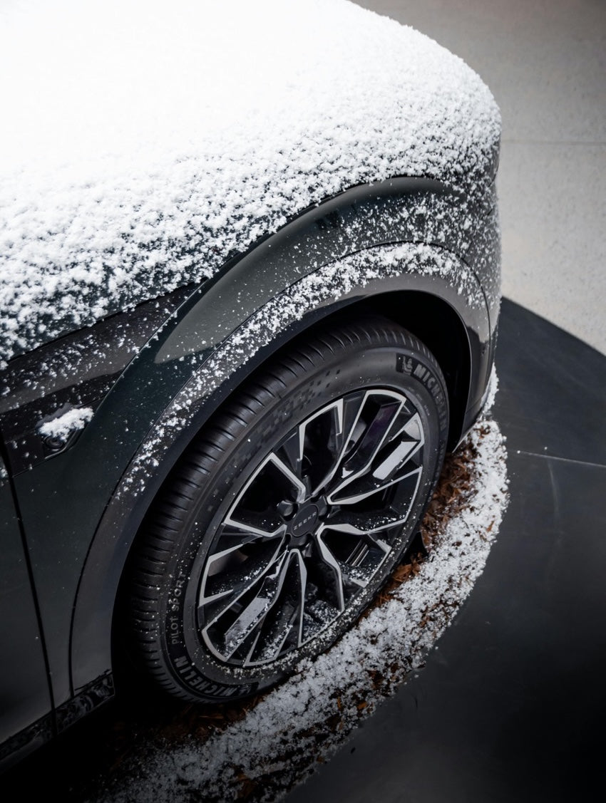 Classic Cars Winter Storage: How to Store Your Car Battery for Winter