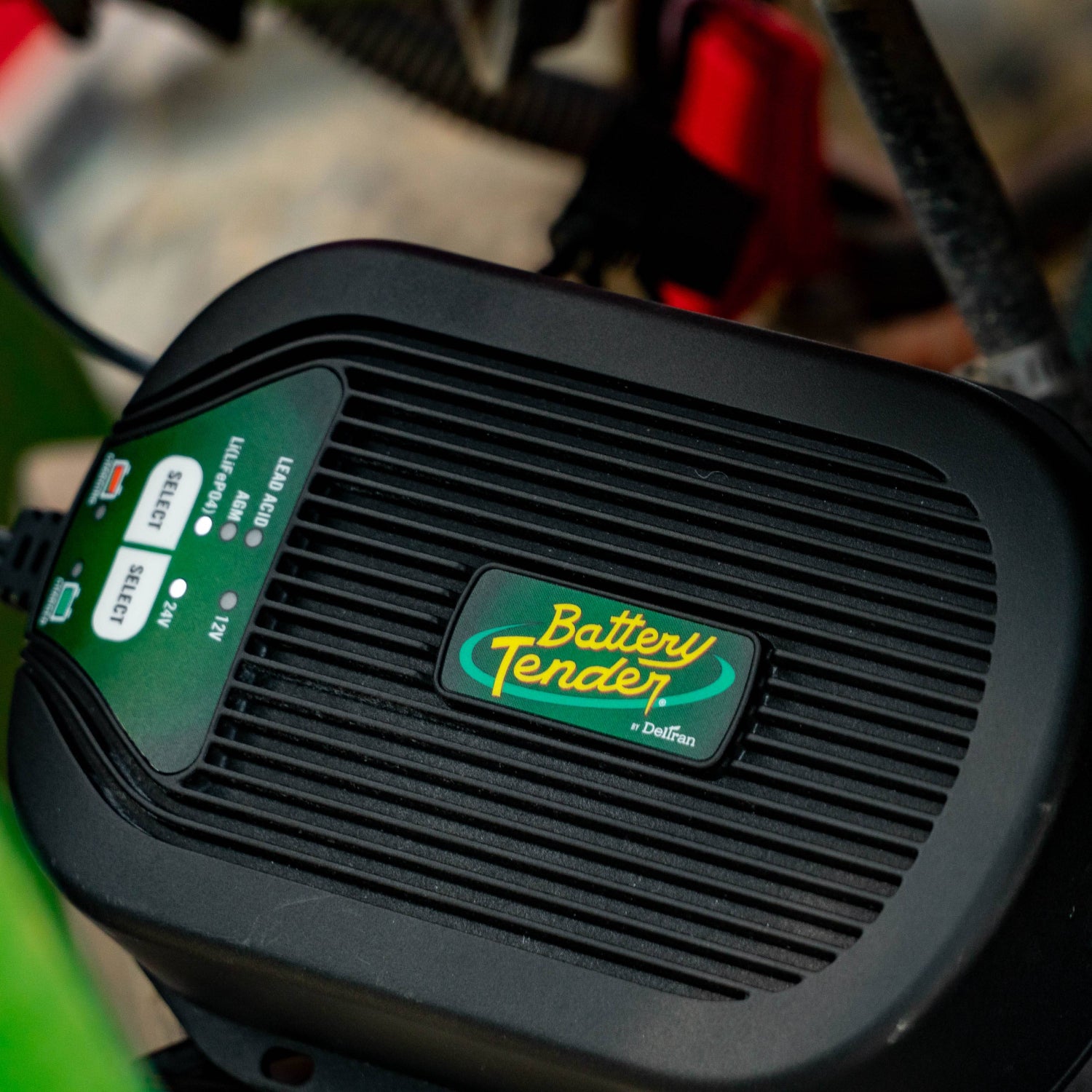 Weather Resistant 12V @ 5 AMP & 24V @ 2.5 AMP Selectable Battery Charger - Battery Tender®