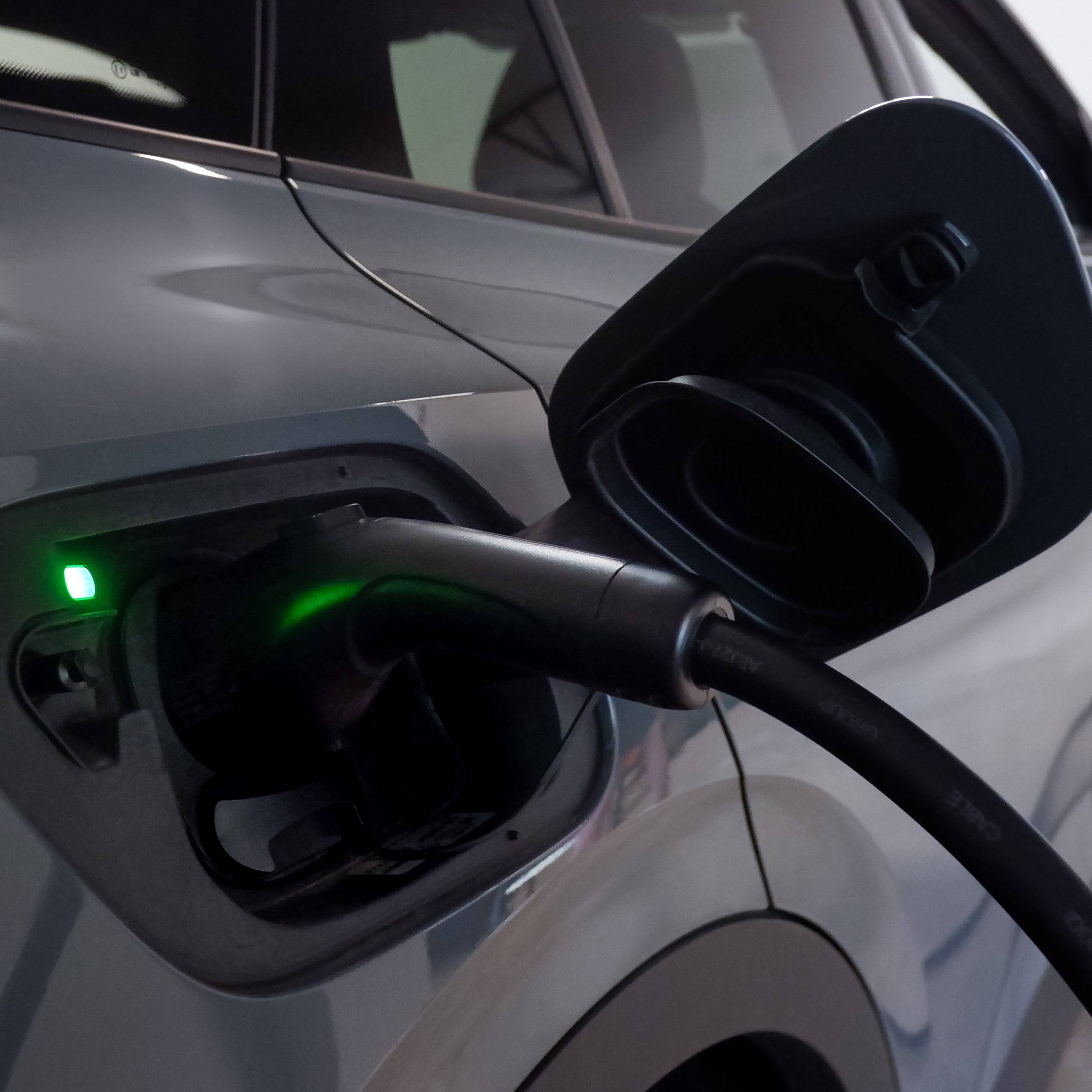 Level 1 vs Level 2 EV Charger Comparison: Complete Buyer's Guide