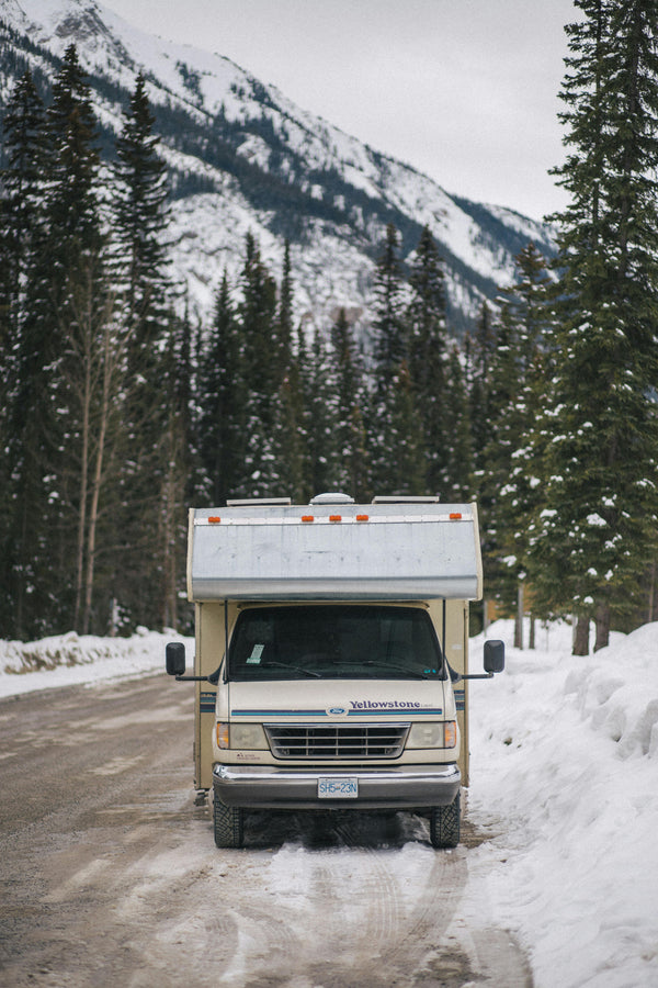 RV Winter Storage Battery Guide: Complete Protection for House and Chassis